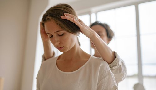 Craniosacral Therapie: Sanfte Impulse, tiefe Wirkung Craniosacral Therapie: Sanfte Impulse, tiefe Wirkung