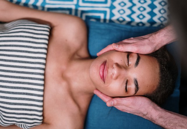 Die Wirkung von Massage auf unser Nervensystem und unsere Psyche Die Wirkung von Massage auf unser Nervensystem und unsere Psyche