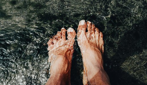 Kneippen: Tritt dich fit!